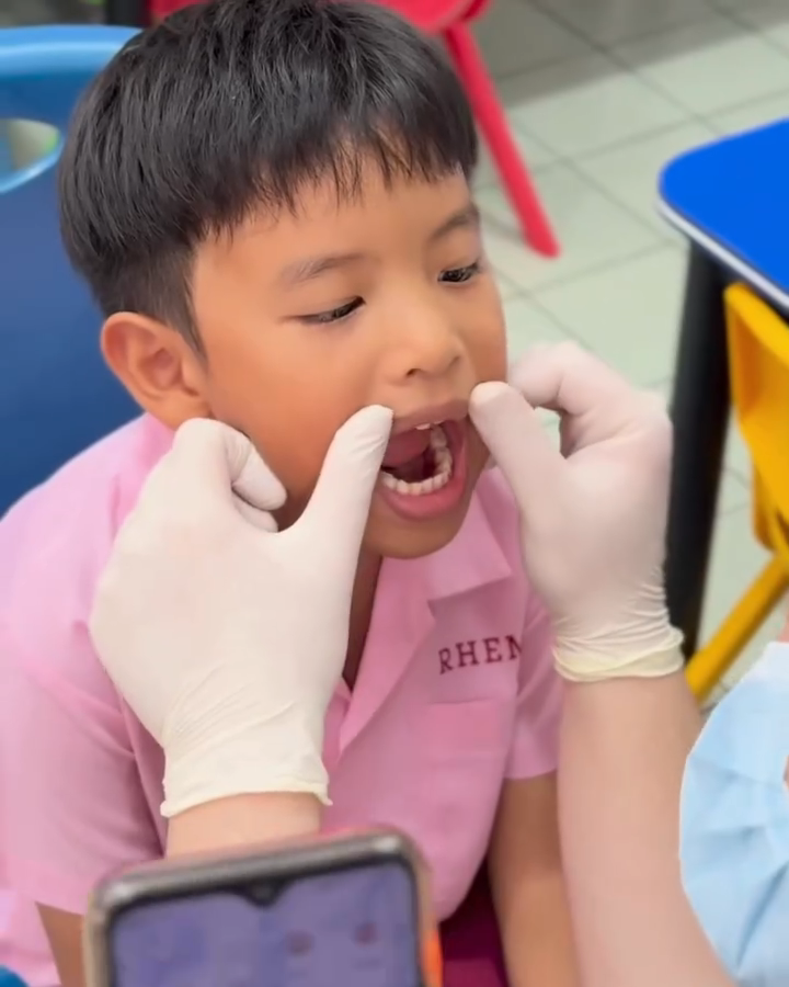 10_community_work_dental_education_school_talks_teeth_checkups_kuching
